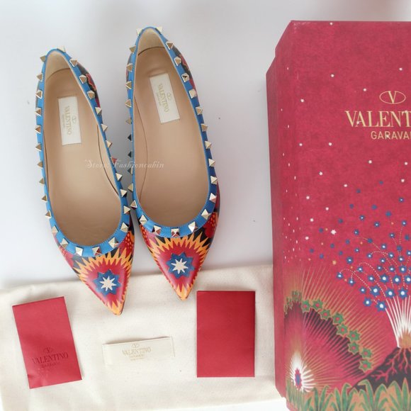 NEW Valentino Garavani Enchanted Wonderland Rockstud Leather Flat-Designer Shoes